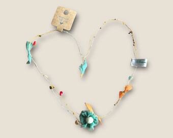 Unieke handgemaakte ketting, kristallen sieraden, bloementextielketting, cadeau voor haar