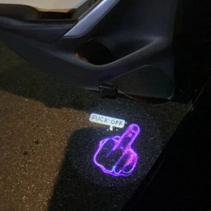 Middle finger light car -  Österreich