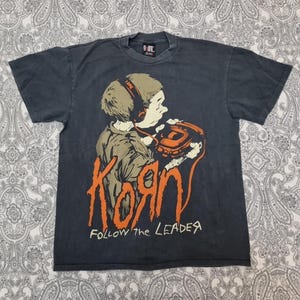 Vintage Korn T-shirt Size Large Follow The Leader Single Stitch Giant Tag Graphic Print