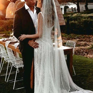 Scattered Pearl Cathedral Veil