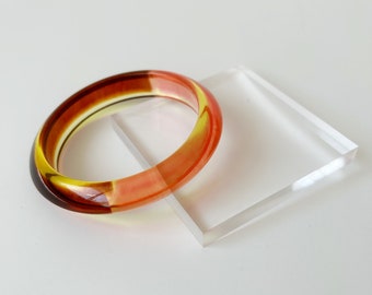 Acryl Armband Transparent Farbverlauf. 1990er Jahre. Durchscheinend. Braun, Rosa, Gelb.