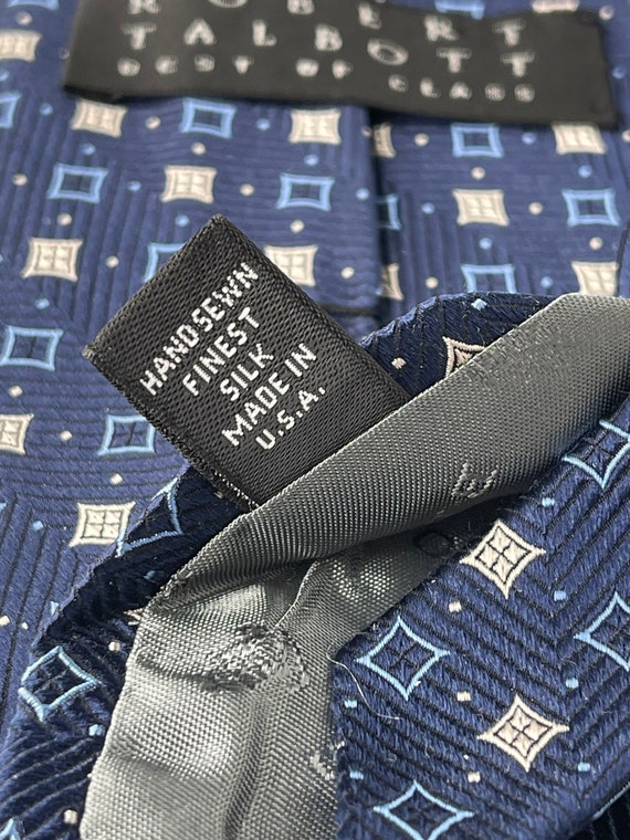 Robert Oval Geo Jacquard Best of Class Necktie