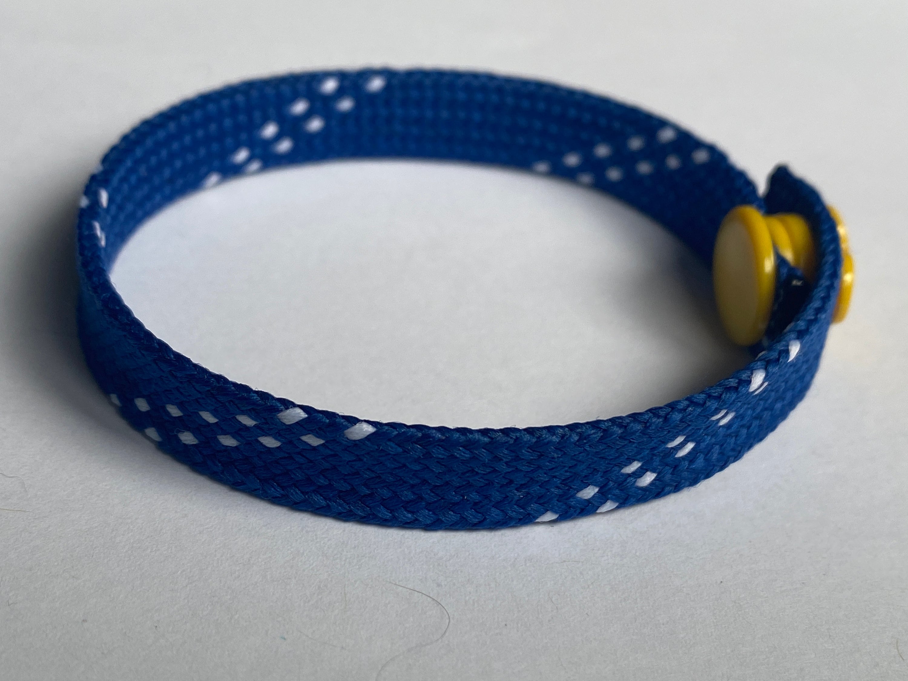 Diy hockey shop lace bracelet