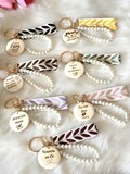 Personalized key ring with pearls and fabric ribbon Unique gift for all occasions, godmother, grandma, mom, godfather, Atsem, grandpa product logo