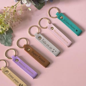 Porte clés en cuir personnalisé - Cadeau anniversaire,parrain, fête des mères, grands-mères, pères, grands-pères, maitresse, atsem, nounou,