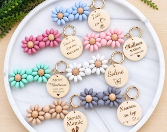 porte clés personnalisé  en silicone mamie maman papa, papy, marraine, maitresse , demande témoin Porte clés fleuri  Cadeau original