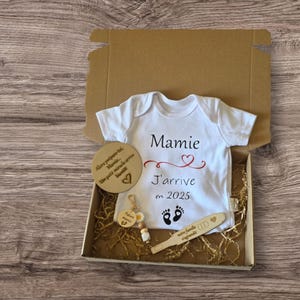 Coffret annonce de grossesse personnalisé / annonce grossesse mamie / annonce grossesse papy / body / porte clés et test de grossesse