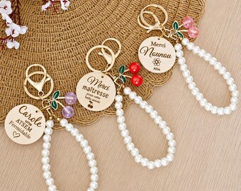 Porte clés personnalisé avec perles Cerises Cadeau unique pour toutes les occasions , marraine, mamie maman , parrain ,Atsem, papy