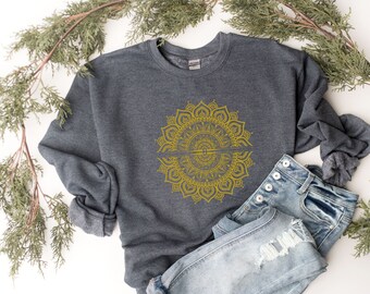 Mandala Sweatshirt, Chakra Crewneck, Mandala Art, Mandala Design, Sacred Chakra Sweater, Graphic Design, Pull Oversize