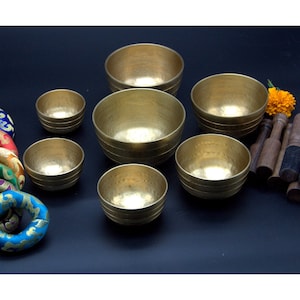 7 Chakra healing singing bowl set-Hand Beaten singing bowl set of 7- Singing bowl set for healing and Meditation-Blessed singing bowl set