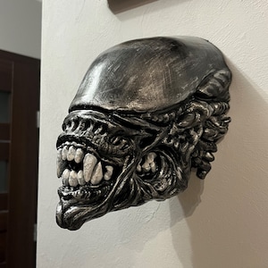 Alien Xenomorph head wall mount