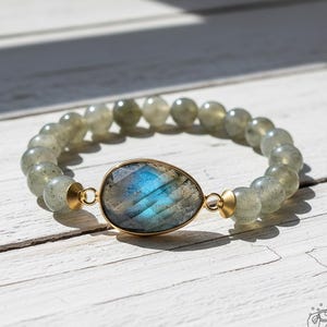 Natural Labradorite Beaded Stretch Bracelet – Iridescent Gemstone Jewelry – Boho Stackable Bracelet, Glowing Crystal