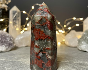 Torre de Sanguinaria Africana - Varita de cristal de punta única de piedra preciosa natural - Obelisco de cristal curativo, espécimen mineral para decoración del hogar