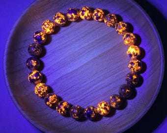 Yooperlite Bracelet – UV Reactive Glowing Bracelet - Flame Stone Beaded Jewelry – Boho Style Stackable, Elastic