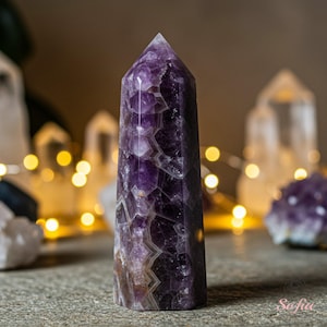 Chevron Amethyst Stone Tower - Amethyst Single Point Crystal Tower Wand - Healing Crystal Chakra Obelisk Home Decoration Mineral Specimen