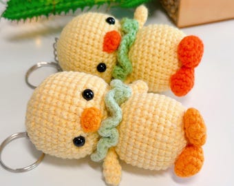 Cute Crochet Duck Keychain, Handmade Cotton Amigurumi Duckling Bag Charm, Kawaii Animal Keyring with Ruffle Collar, Unique Duck Lover Gift