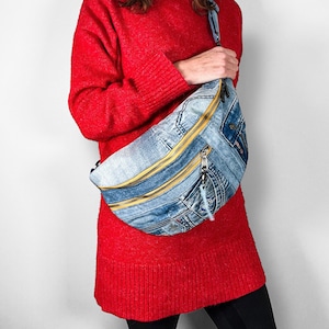 Crossbody Bag XL Sling Bag Denim Crossbody Bag Denim Bag Upcycled Sling Bag Recycle Jean Bag Eco Friendly Gifts Sustainable Gifts