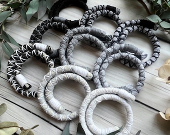 Monochrome Dreadlock Haarpackung | Flexibler Zopfhalter aus Wolle für Dreads, Braids & Dutts