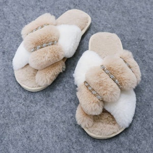 Fluffy lv slippers best sale