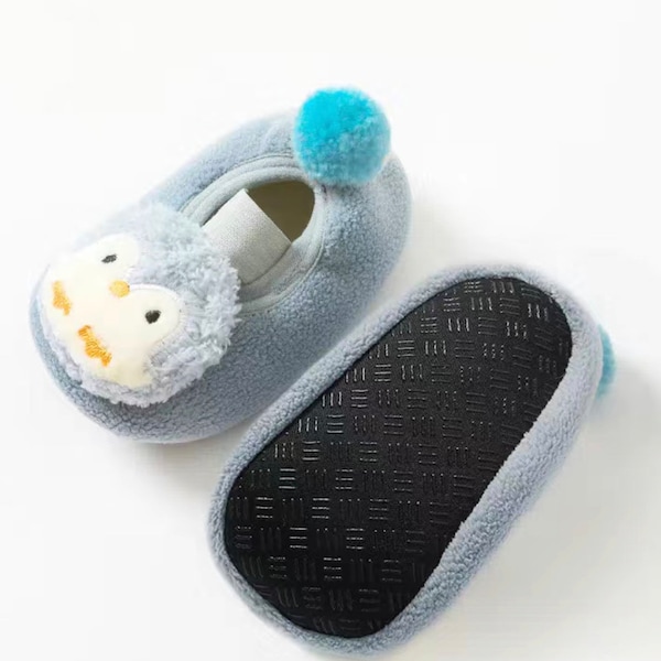 Cute Soft Baby / Toddler Crib Socks, First Walkers shoes, kids anti slip floor socks , comfortable , easy to walk with , pre walker shoe