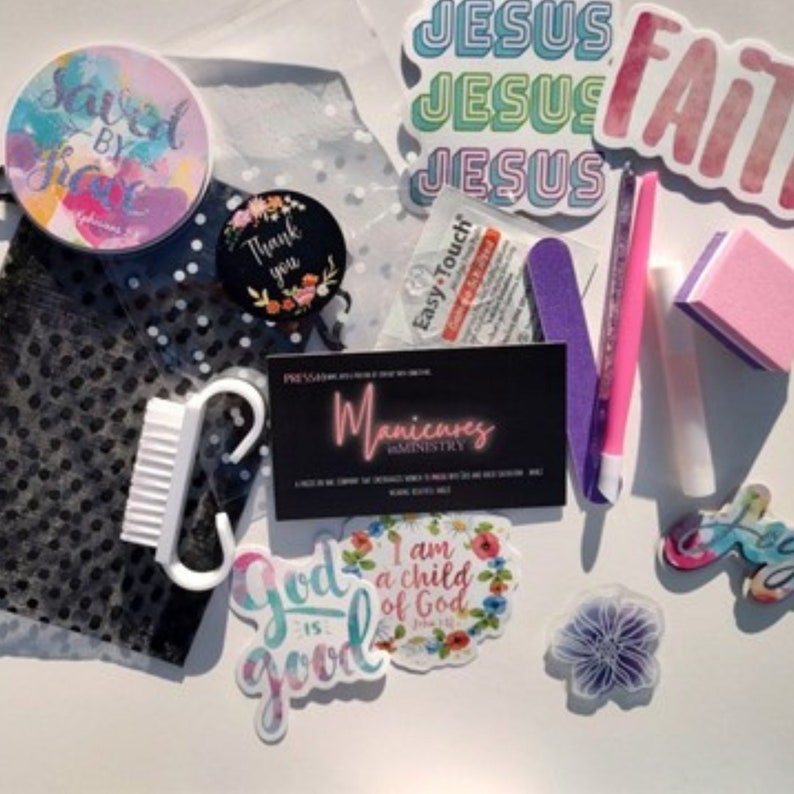 10XL Press On Nails | Pastel Ombre and Glitter Press Ons with Hand Butterfly Art | 10XL Press Ons with Rhinestones | 10XL Nails with Glitter image 9