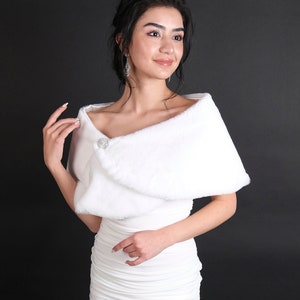 Womens Lady Artificial Fur Shawl Wrap White Shrug Off Shoulder Cape Pa –  Cairo October
