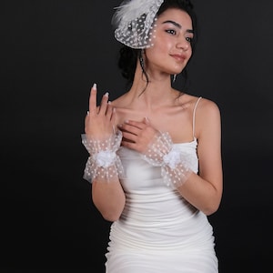 Mitaines et chapeau de mariée, Gants de mariée courts, Chapeau de mariée, Chapeau de mariage, Gants courts, Gants brillants, Ensemble gants et chapeau pour le bal