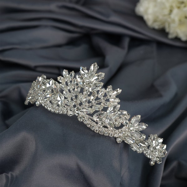 Crystal Tiara, Vintage Bridal Tiara, Bridal Wedding Tiara, Bridal Hair Accessory, Crystal Wedding Crown, Crystal Wedding Tiara, Crown