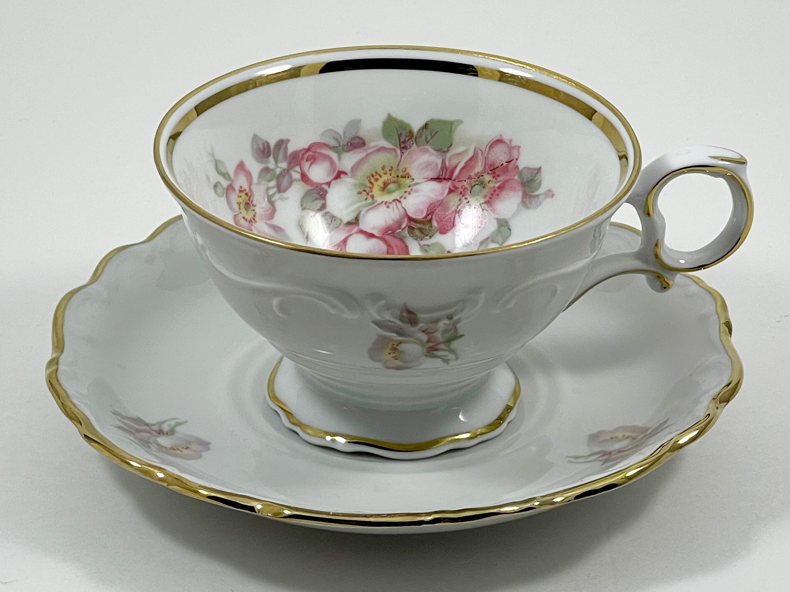 Schumann Arzberg Bavarian Golden Crown Briar Rose Tea Cup & Saucer 