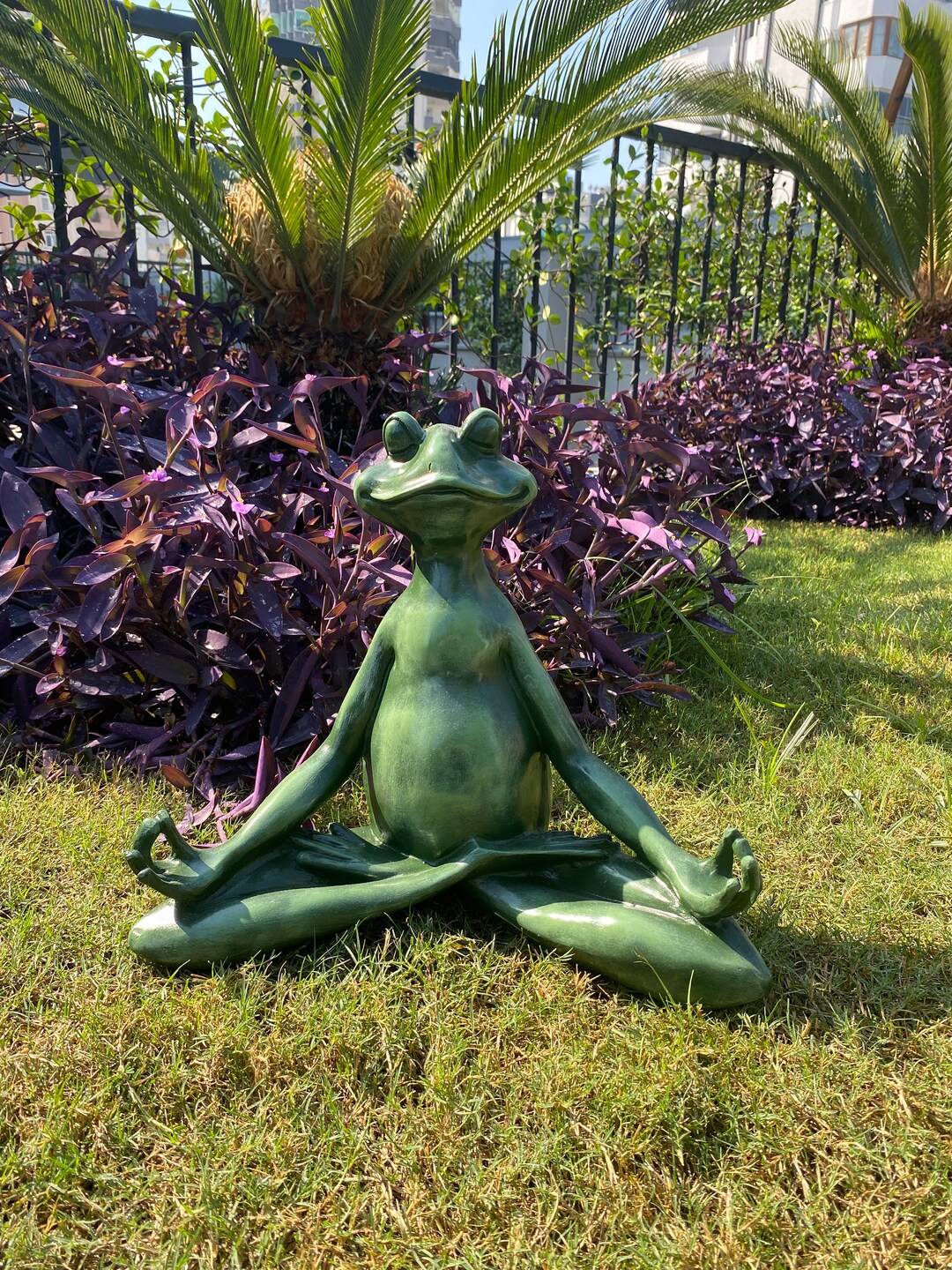 Large Meditating Frog ,frog Sculpture ,garden Ornaments,statues ,garden