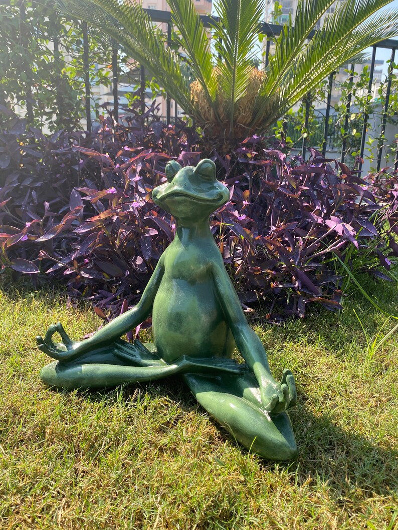 Large Meditating Frog ,frog Sculpture ,garden Ornaments,statues ,garden