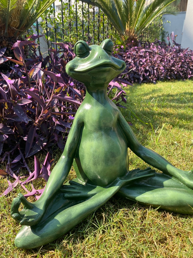 Large Meditating Frog ,frog Sculpture ,garden Ornaments,statues ,garden
