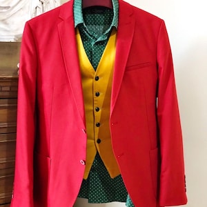 The Joker Arthur Fleck Phoenix&#39;s Costume with Face Paint and Hair Sprey -