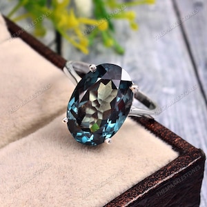 Vintage Teal Sapphire Ring Blue Green Sapphire Engagement Ring Statement Ring Oval Gemstone Ring Stacking & Wedding Ring Christmas Jewelry
