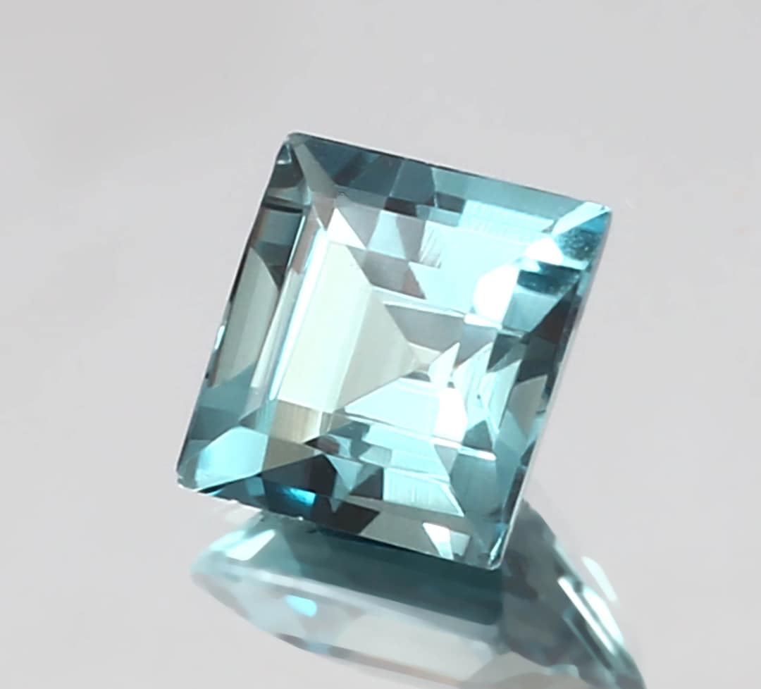 Tourmaline Indigolite Naturelle – 2,81 Ct – Couleur Bleu Indigo – Qualité AAA – Nigeria