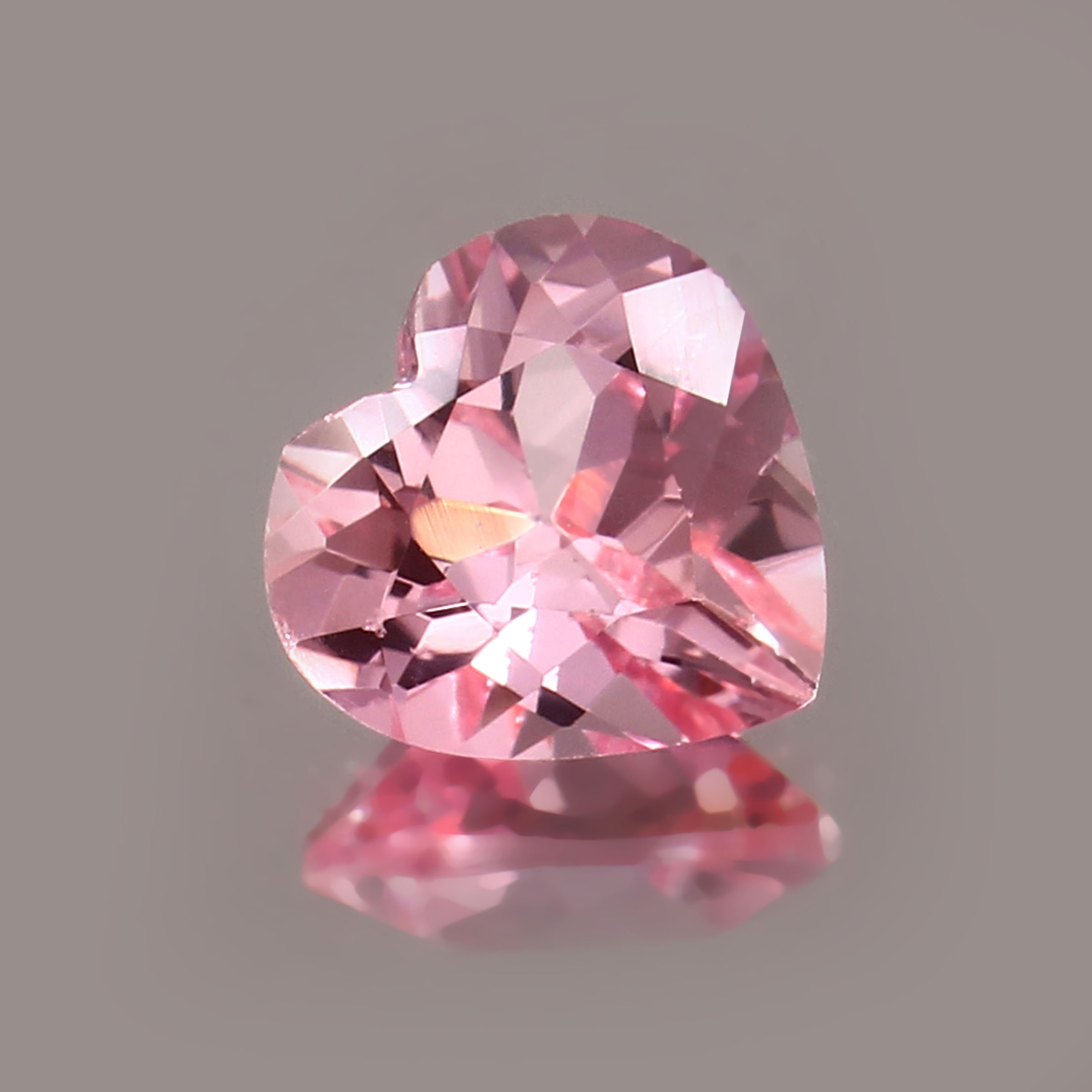 8 MM ハート モルガナイト ルース ジェムストーン: AAA ピンク