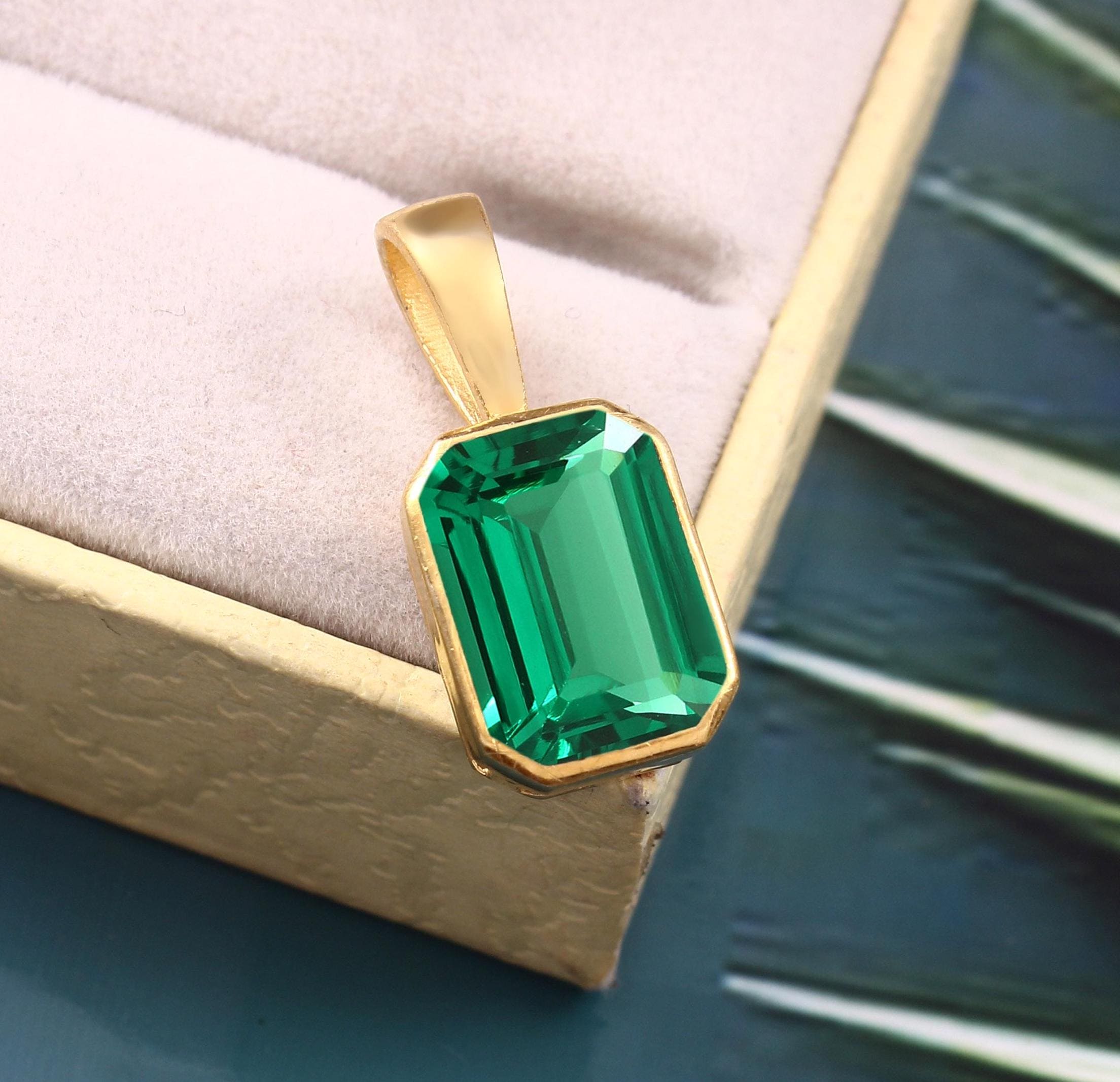 Flawless Green Emerald Pendant Zambian Emerald Necklace Radiant Gemstone Pendant Dainty Pendant May Birthstone Pendant Christmas Jewelry