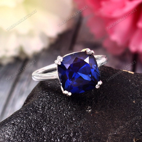 Blue sapphire ring— Synthetic vs. Natural