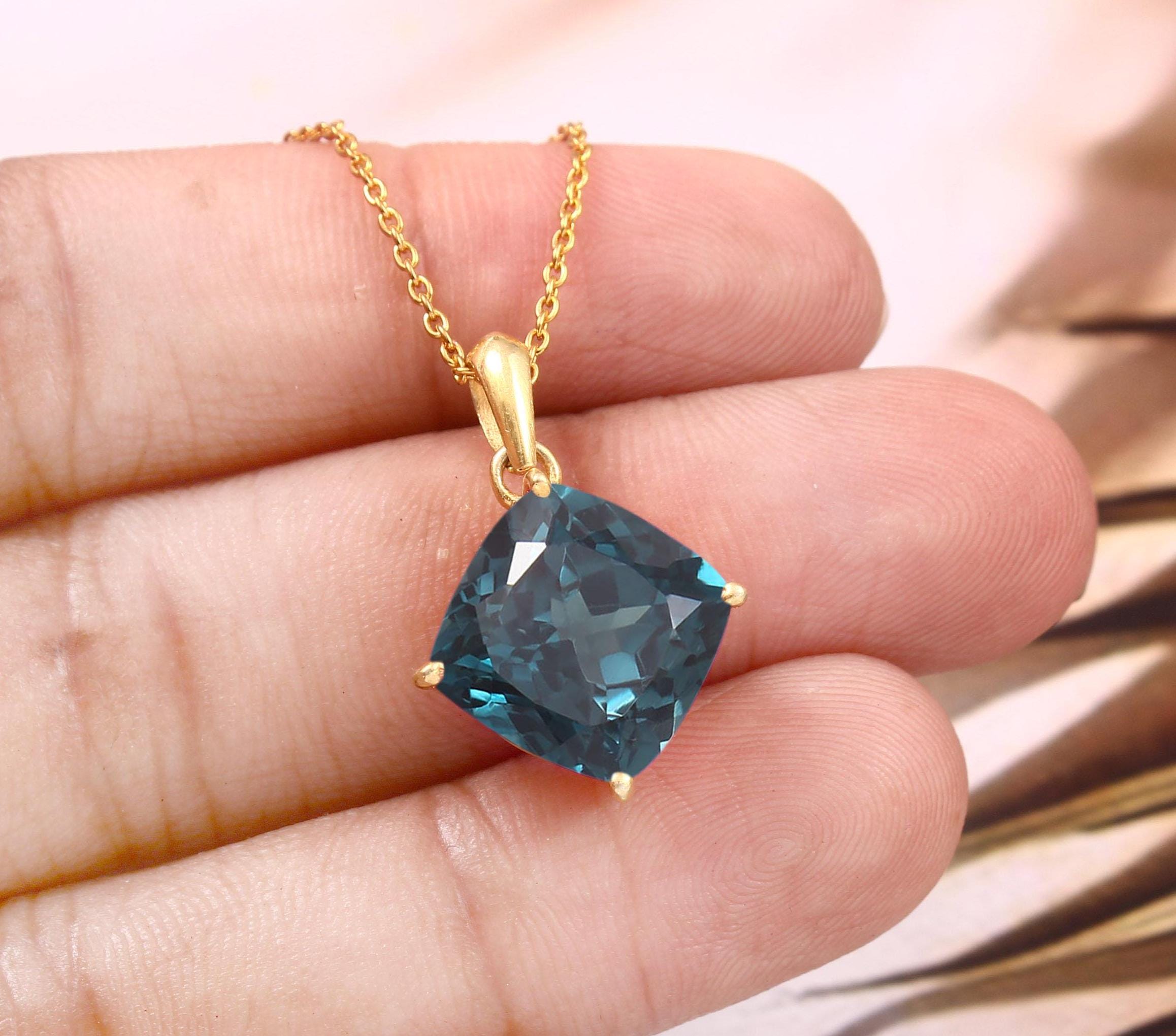 インディコライトトルマリンペンダント：ブルーグリーンの宝石