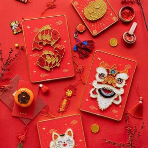 DIY ネイル ストリング アート 旧正月 CNY 福とライオンの頭のデザイン | チュートリアル ビデオ付き木製ボード ツール セット | 家族チームの絆を深めるアクティビティ