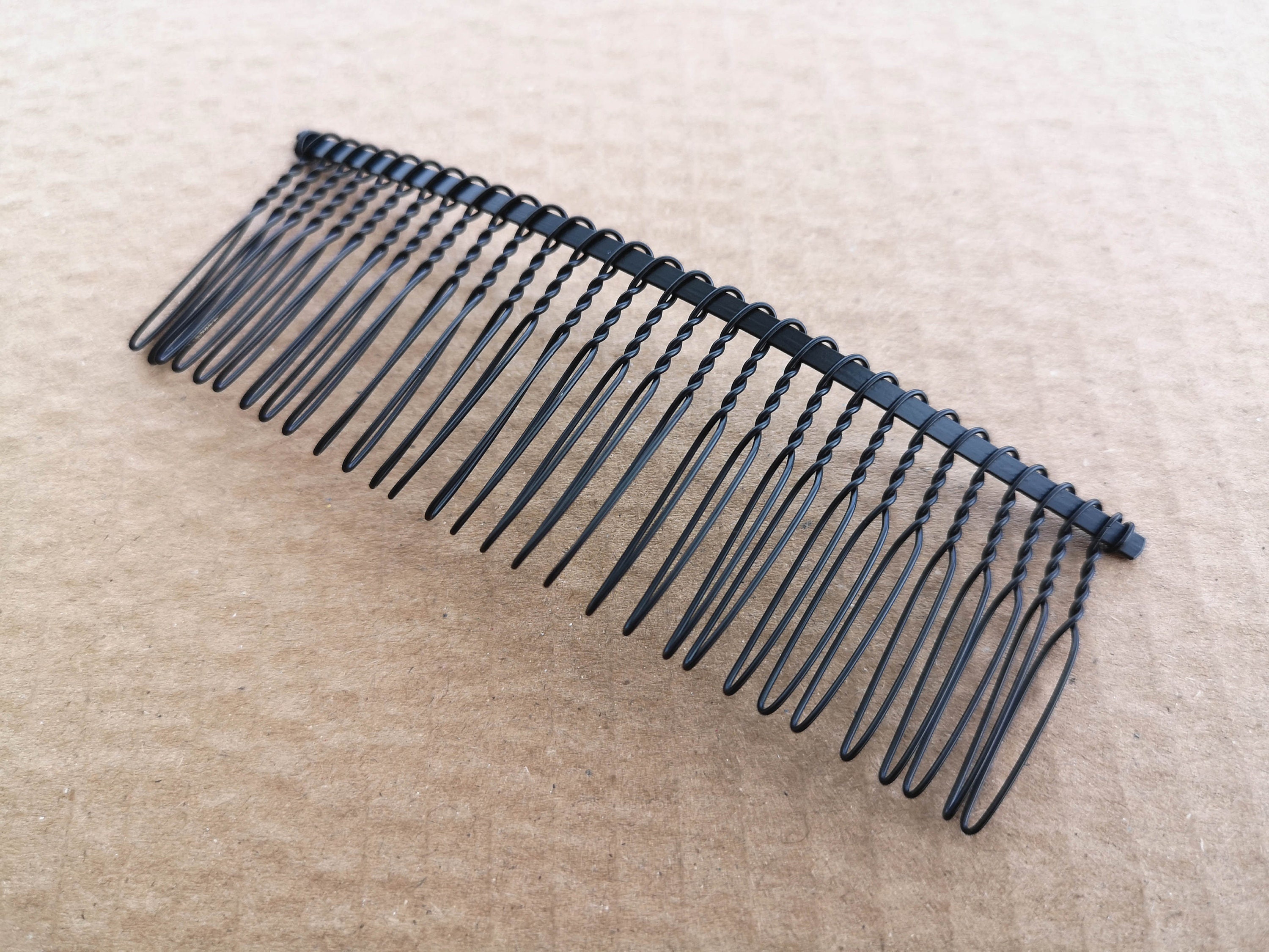 6 safe wrapped Wig combs to secure your wigs