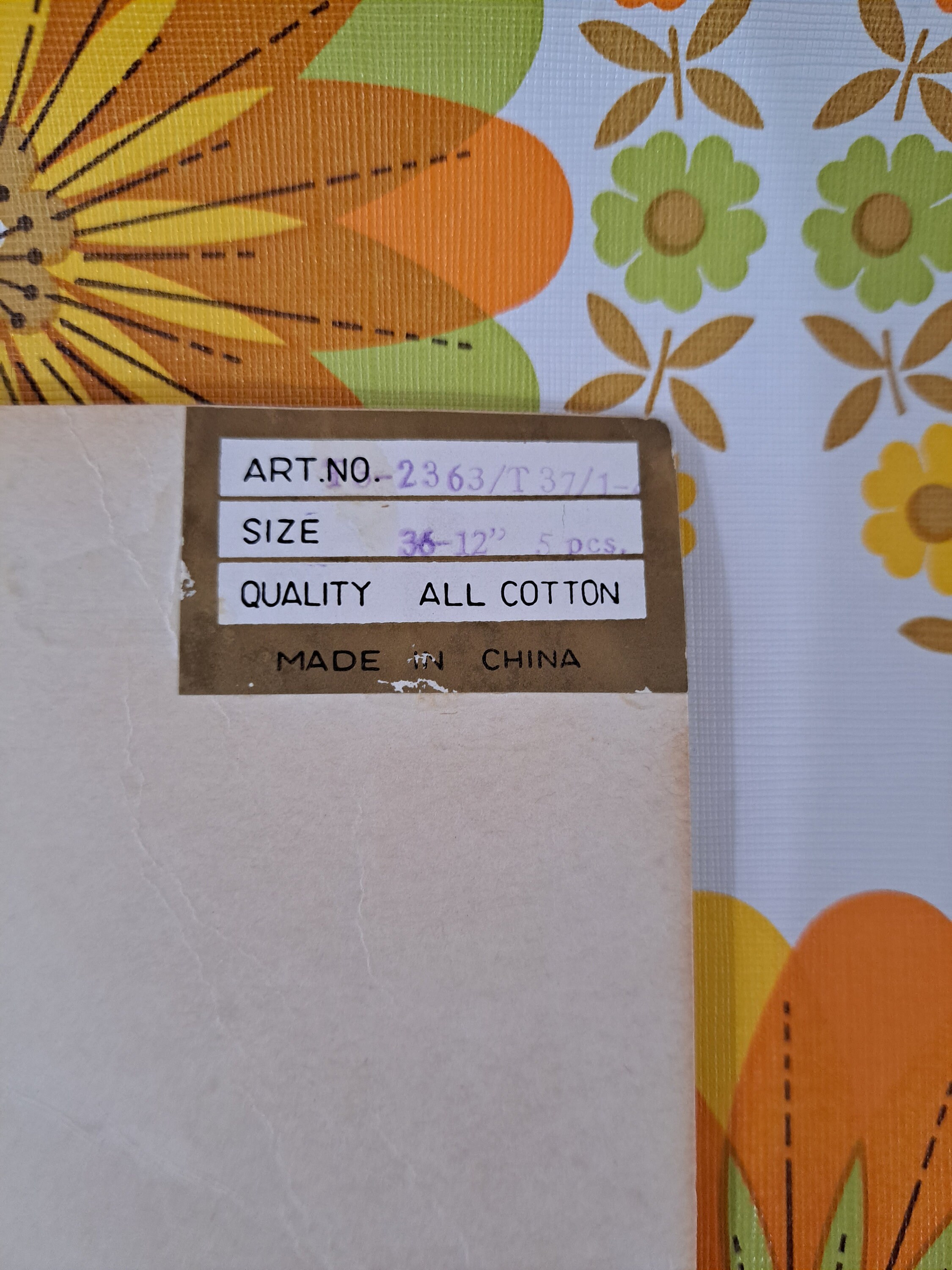 New Vintage Embroidered Cotton Tablecloth Serviettes. Embroidered With