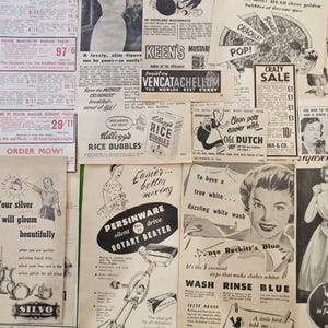 Pode incluir: Uma colagem de an&uacute;ncios vintage em preto e branco com v&aacute;rios produtos, incluindo Kellogg's Rice Bubbles, o batedor rotativo Persinware, polidor Silvo e Reckitt's Blue. A impress&atilde;o exibe tipografia, ilustra&ccedil;&otilde;es e texto variados.