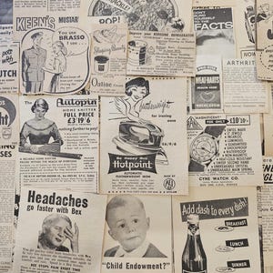 Pode incluir: Uma colagem de an&uacute;ncios vintage em preto e branco com v&aacute;rios produtos, incluindo um ferro de passar Hotpoint, um rel&oacute;gio Cyne e rem&eacute;dio para dor de cabe&ccedil;a Bex. Os recortes de papel exibem tipografia diversificada e ilustra&ccedil;&otilde;es antigas.