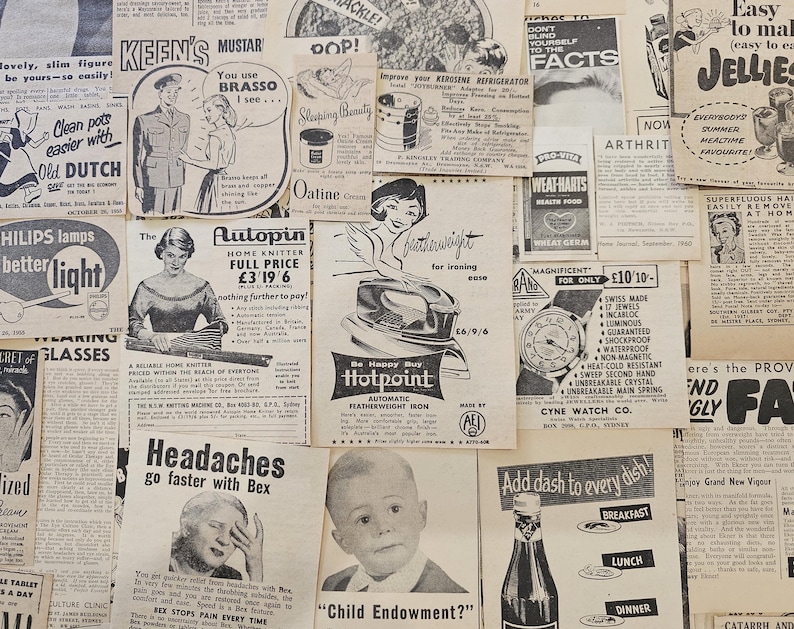 Pode incluir: Uma colagem de an&uacute;ncios vintage em preto e branco com v&aacute;rios produtos, incluindo um ferro de passar Hotpoint, um rel&oacute;gio Cyne e rem&eacute;dio para dor de cabe&ccedil;a Bex. Os recortes de papel exibem tipografia diversificada e ilustra&ccedil;&otilde;es antigas.