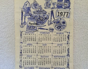 Vintage cotton tea towel. Retro 1977 calendar dish cloth. Delft blue kitchen illustration. Blue and white tea towel cloth.