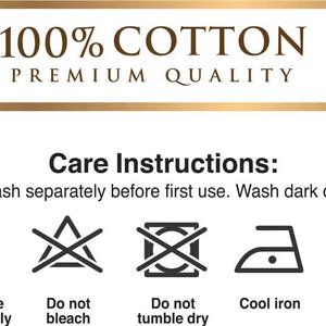 Puede incluir: Fondo blanco con texto y s&iacute;mbolos de cuidado. El texto dice "100% ALGOD&Oacute;N CALIDAD PREMIUM" en marr&oacute;n. Debajo, "Instrucciones de cuidado" seguido de instrucciones de lavado y s&iacute;mbolos: lavar a m&aacute;quina con agua fr&iacute;a, no usar lej&iacute;a, no usar secadora, planchar a baja temperatura y no limpiar en seco.