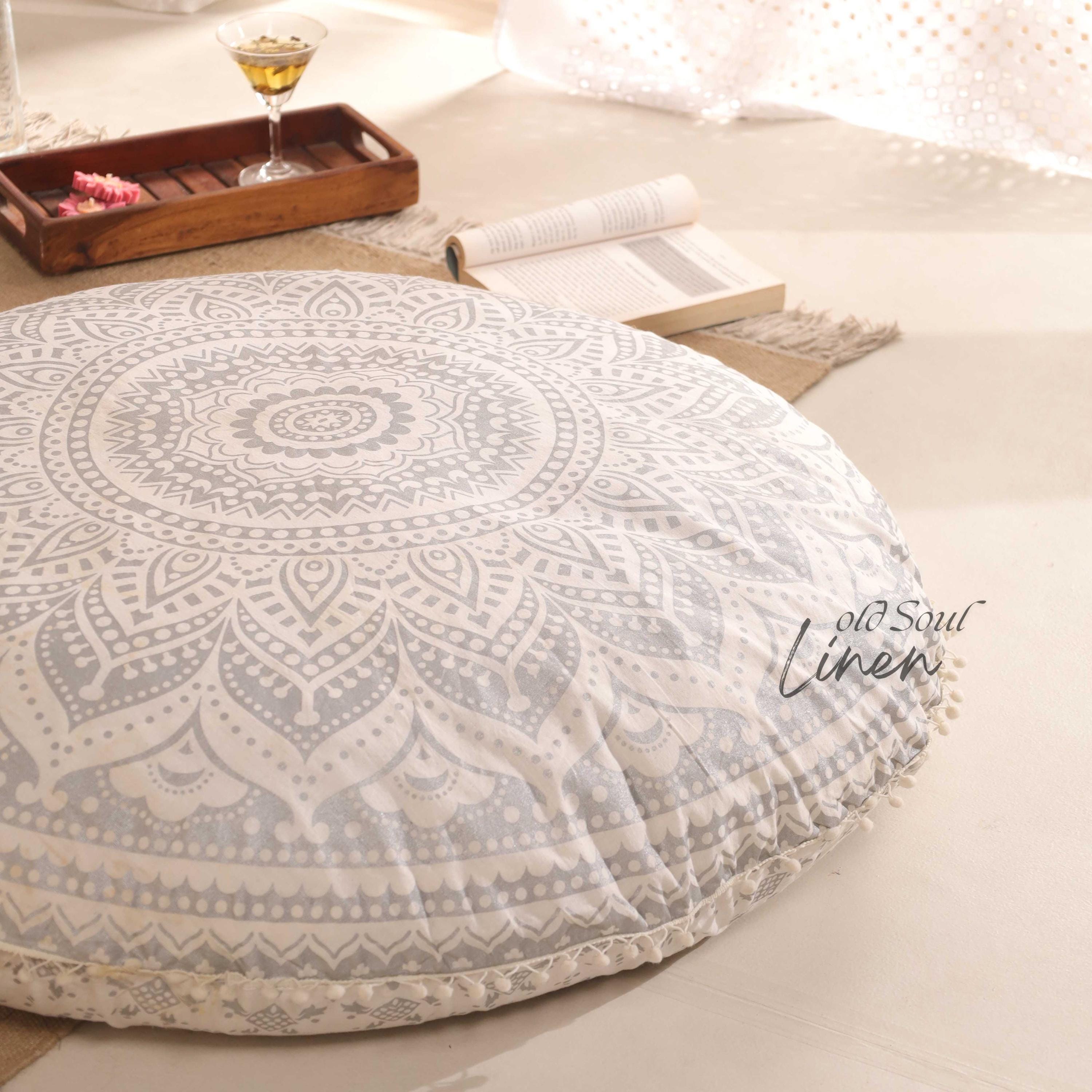 Joli coussin rond broderie dentelle Bohème Chic