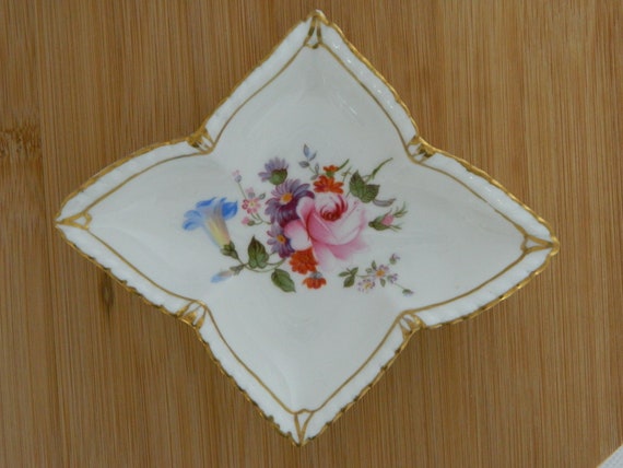 Royal Crown Derby Bone China stunning soft floral… - image 7