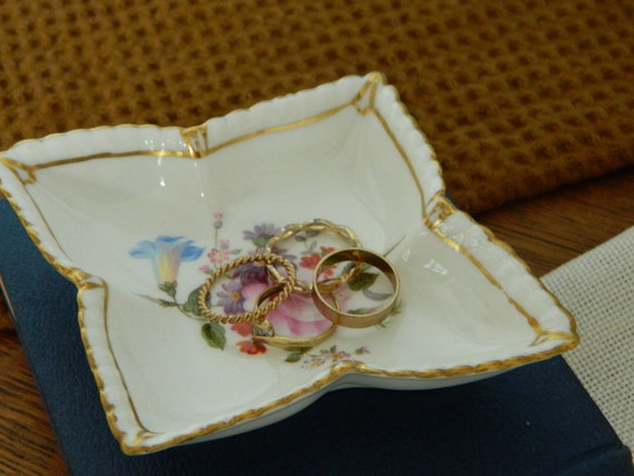 Royal Crown Derby Bone China stunning soft floral… - image 3